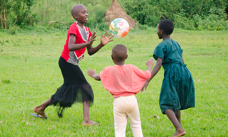 Ba_Nga_Afayo_initiative_girls_playing