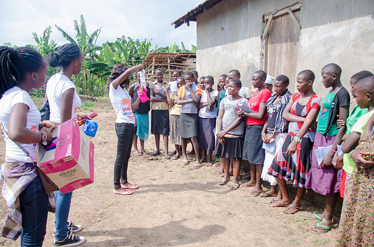 bangaafayo_teaching_girls